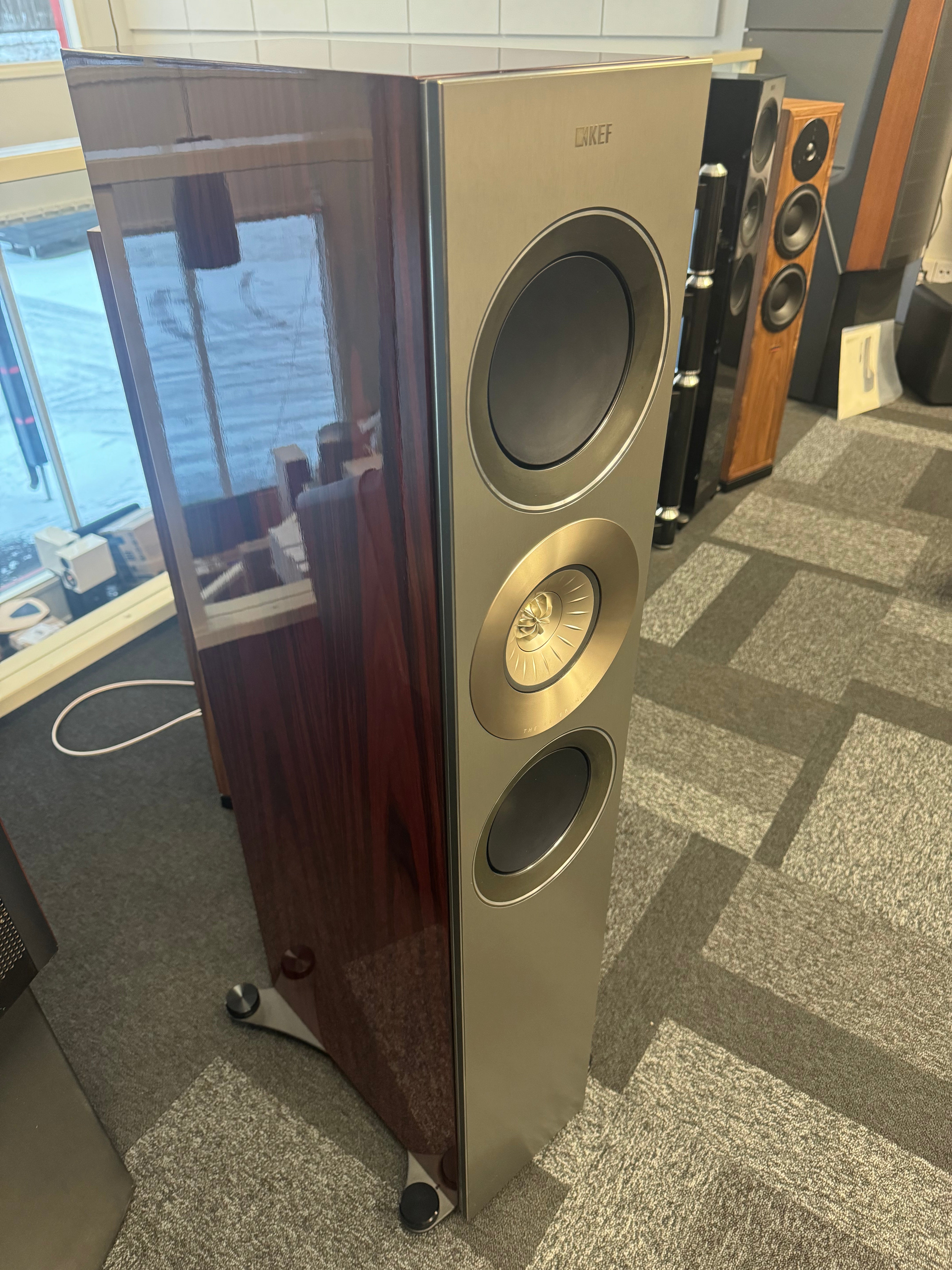 KEF Reference 3 luxury gloss rosewood lattiakaiutin pari, vaihtolaite, sijainti Oulu