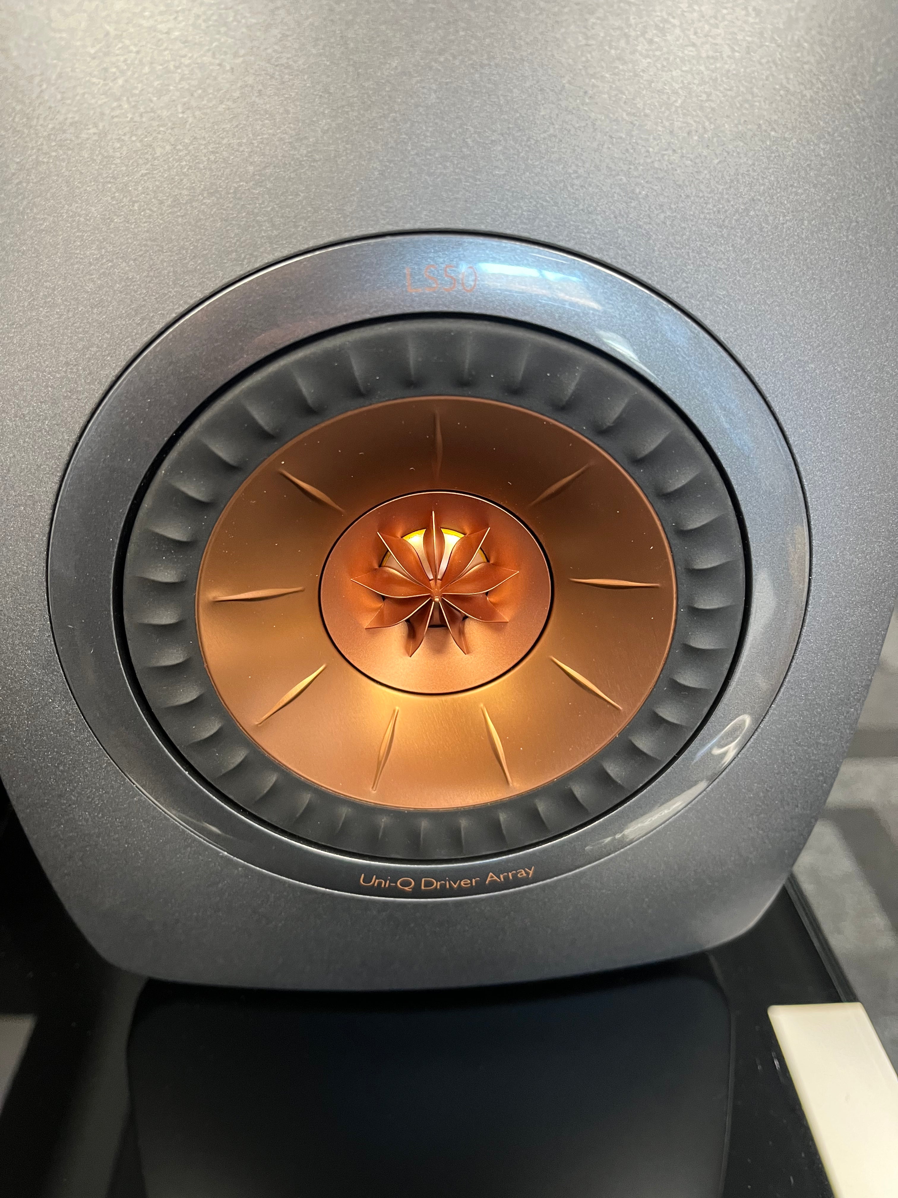 Kef ls50 dark titanium 2025
