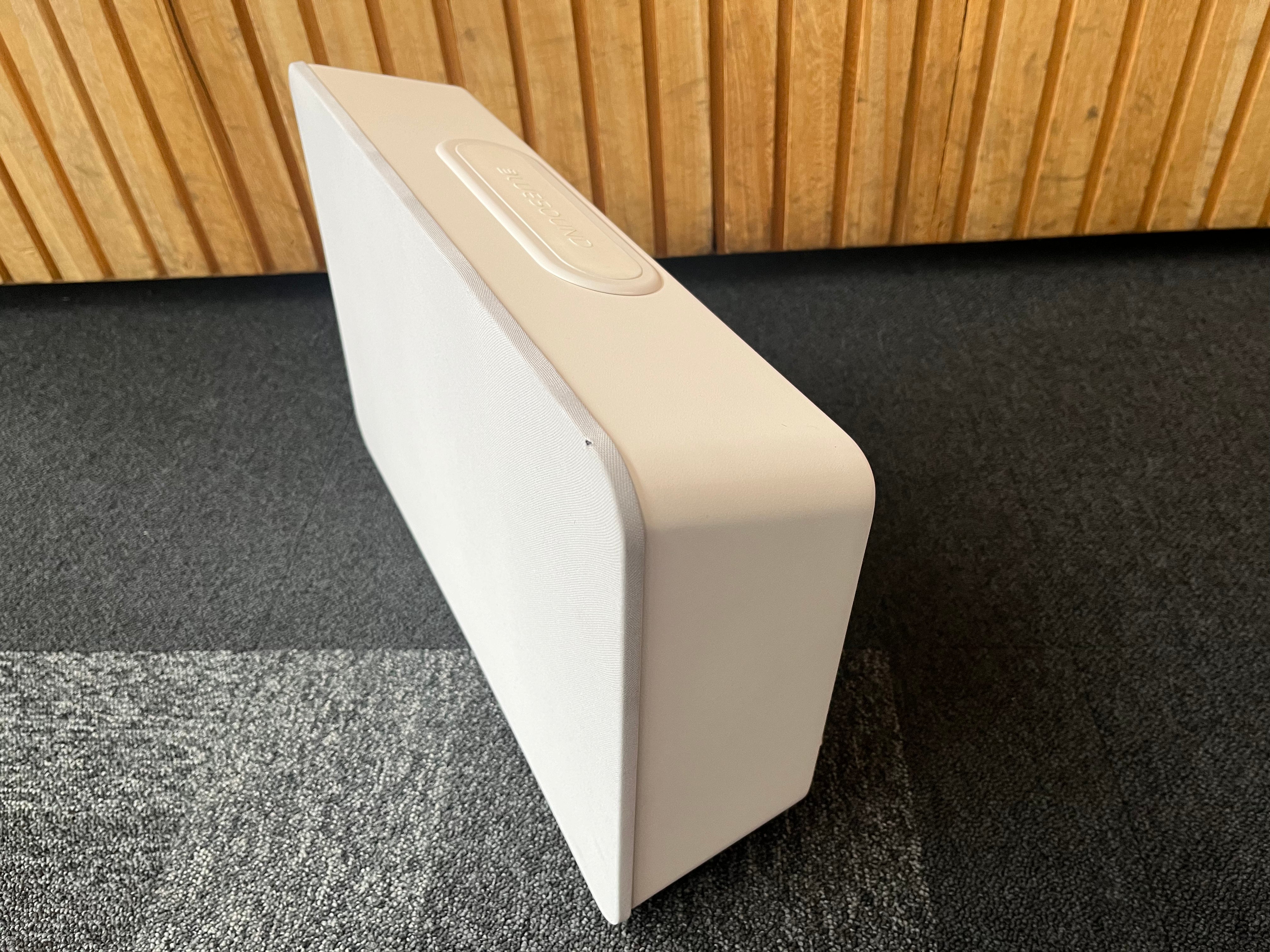 Bluesound Pulse Sub white replacement device. Location Oulu. 
