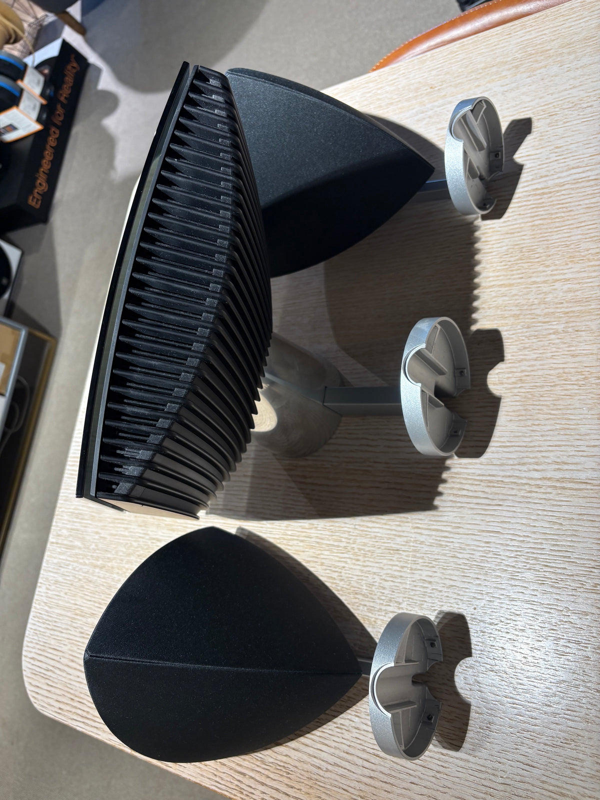 Beosound 4 stereomusiikkijärjestelmä + Beolab 4 aktiivikaiutinpari, vaihtolaite. Tampere