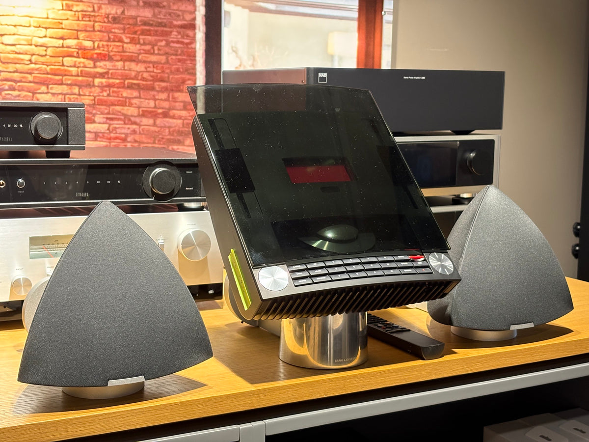 Beosound 4 stereomusiikkijärjestelmä + Beolab 4 aktiivikaiutinpari, vaihtolaite. Tampere