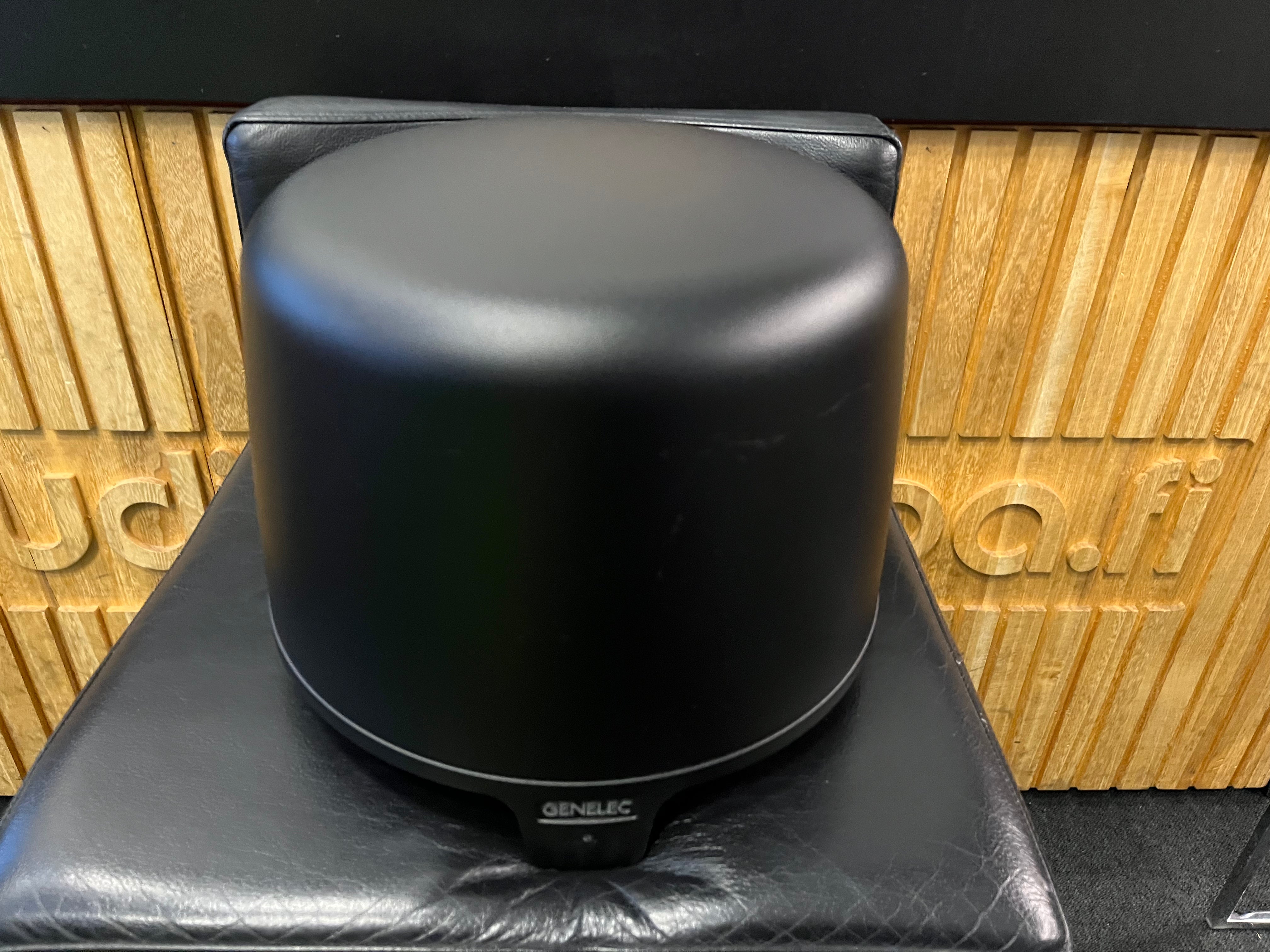 Genelec F One B subwoofer , Käytetty , sijainti Oulu