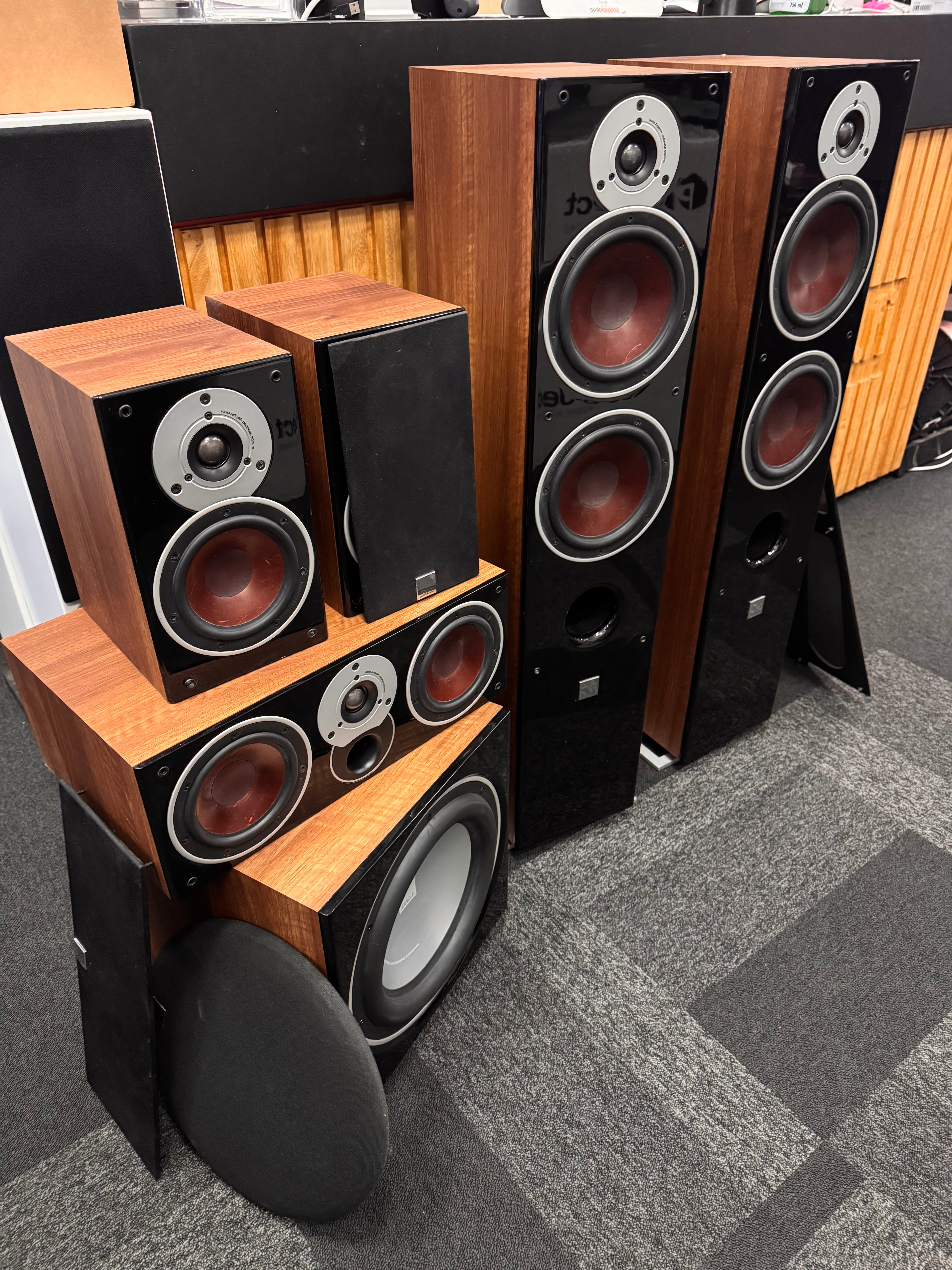 DALI Zensor 5.1 kaiutinsarja, vaihtolaite, Oulu