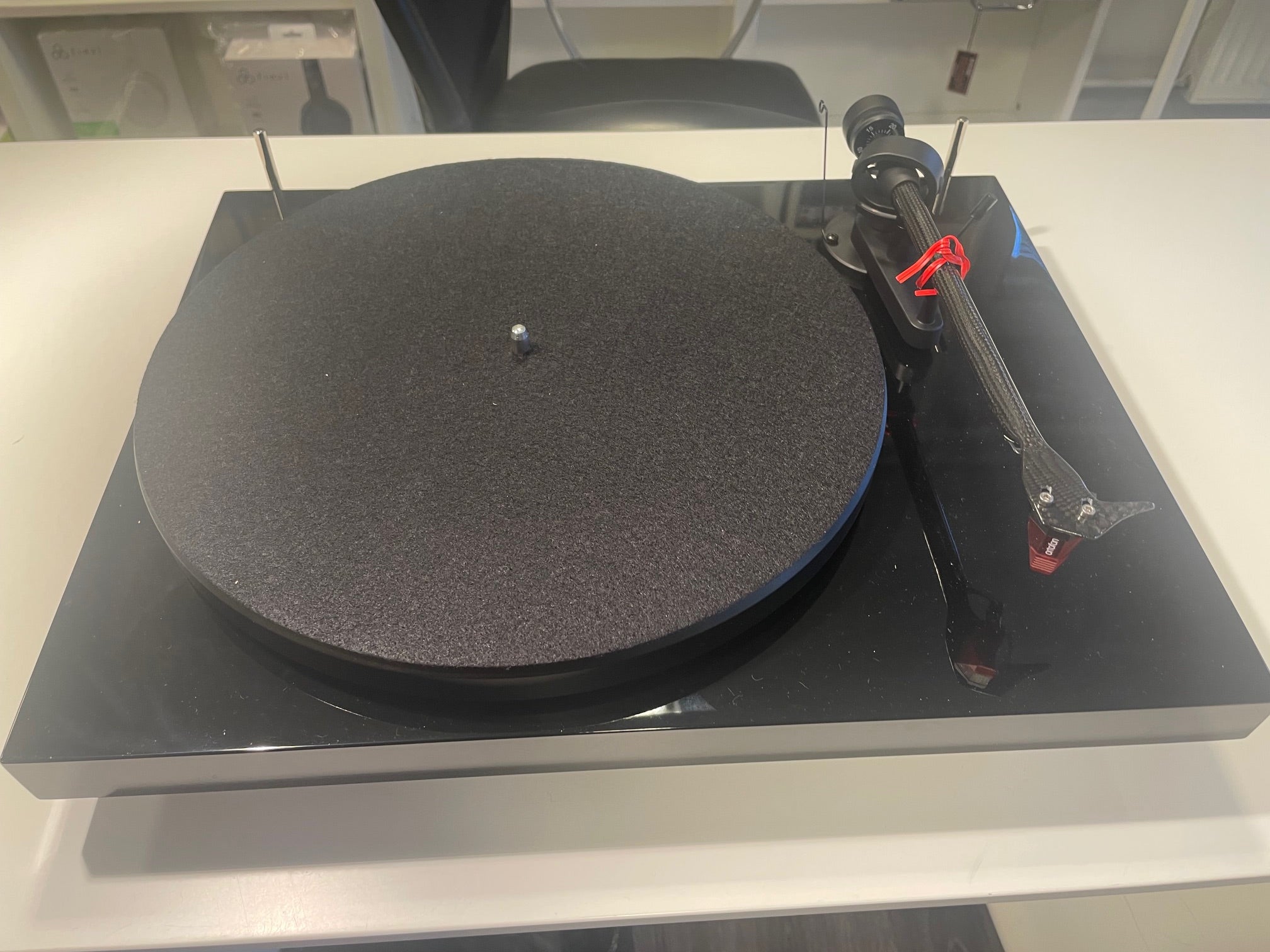 Pro-Ject Debut Carbon 2M Red levysoitin, vaihtolaite