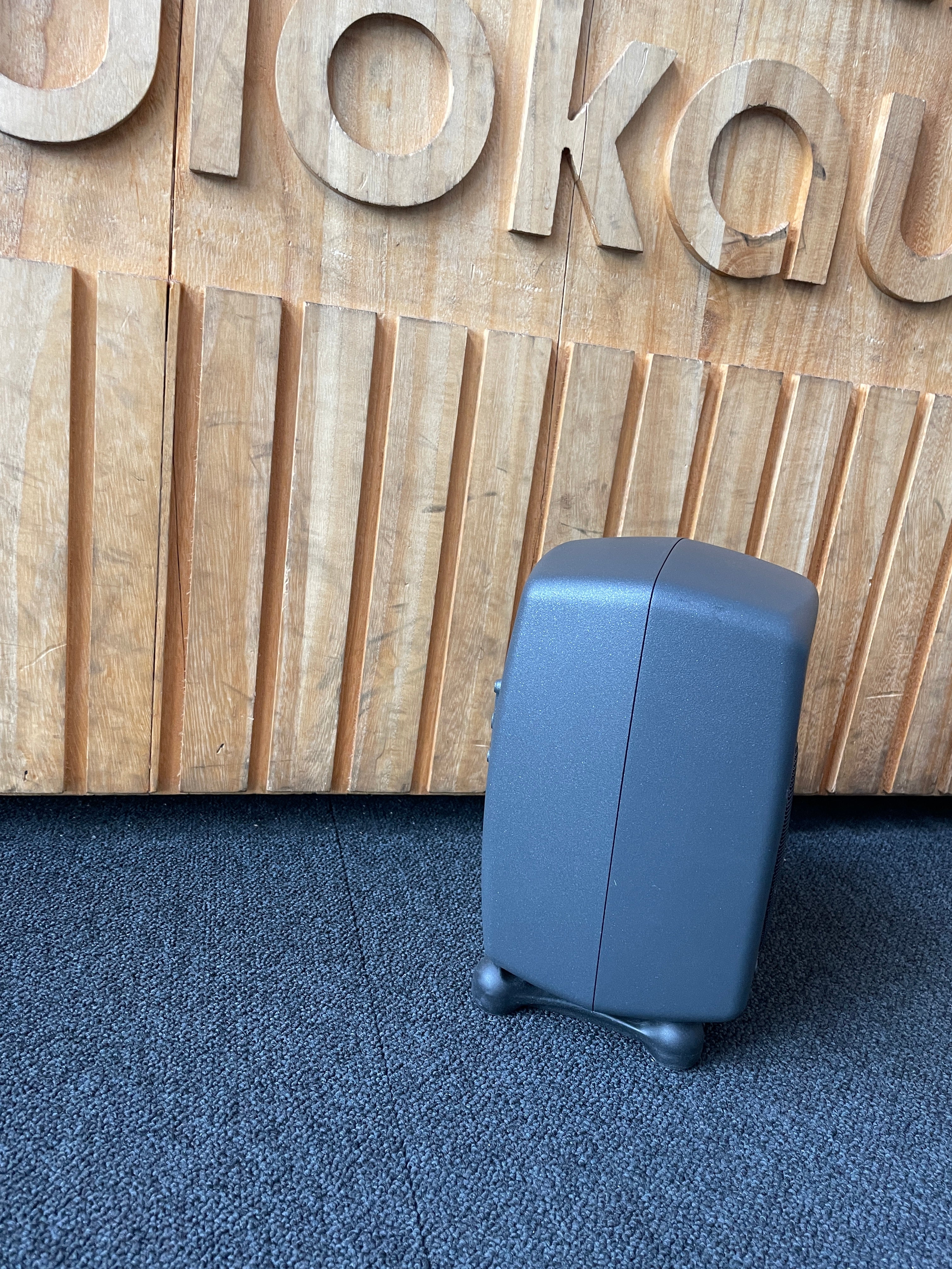 Genelec 8020D aktiivikaiutin vaihtolaite, sijainti Oulu.