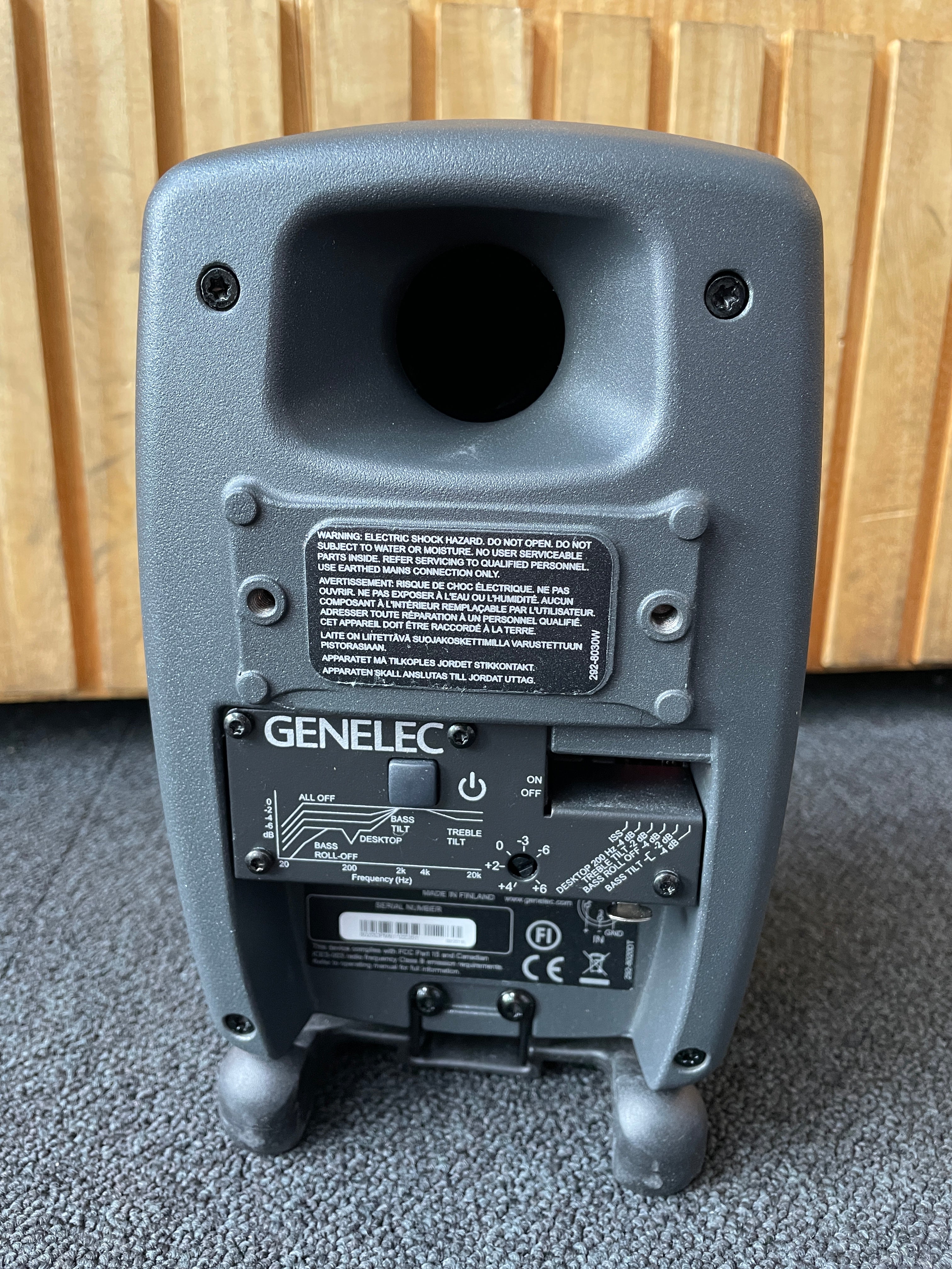 Genelec 8020D aktiivikaiutin vaihtolaite, sijainti Oulu.
