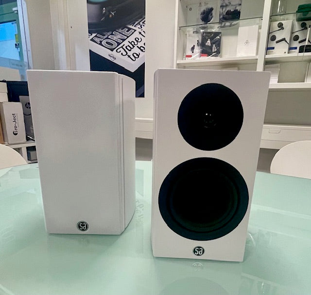 System Audio Legend 5.2 jalustakaiutinpari, vaihtokaiuttimet, valkoinen, sijainti Hyvinkää