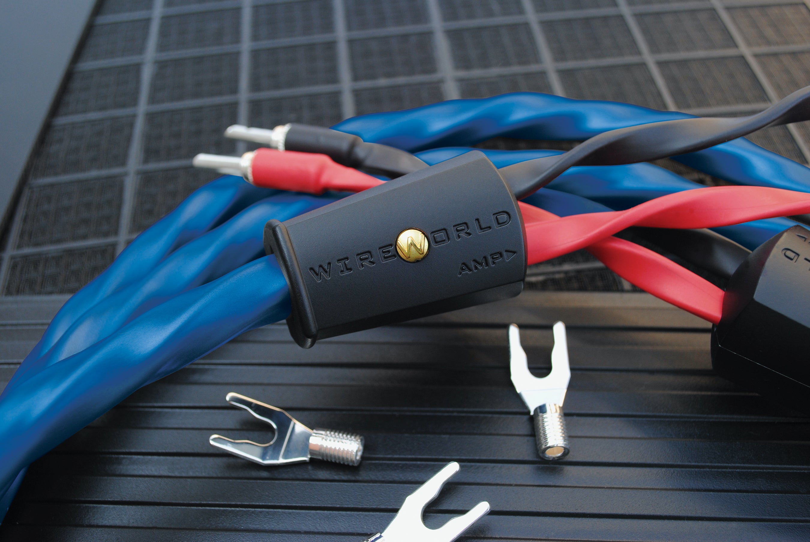 WireWorld Oasis 10 kaiutinkaapelipari banaaniliittimin, 2.5 m pari