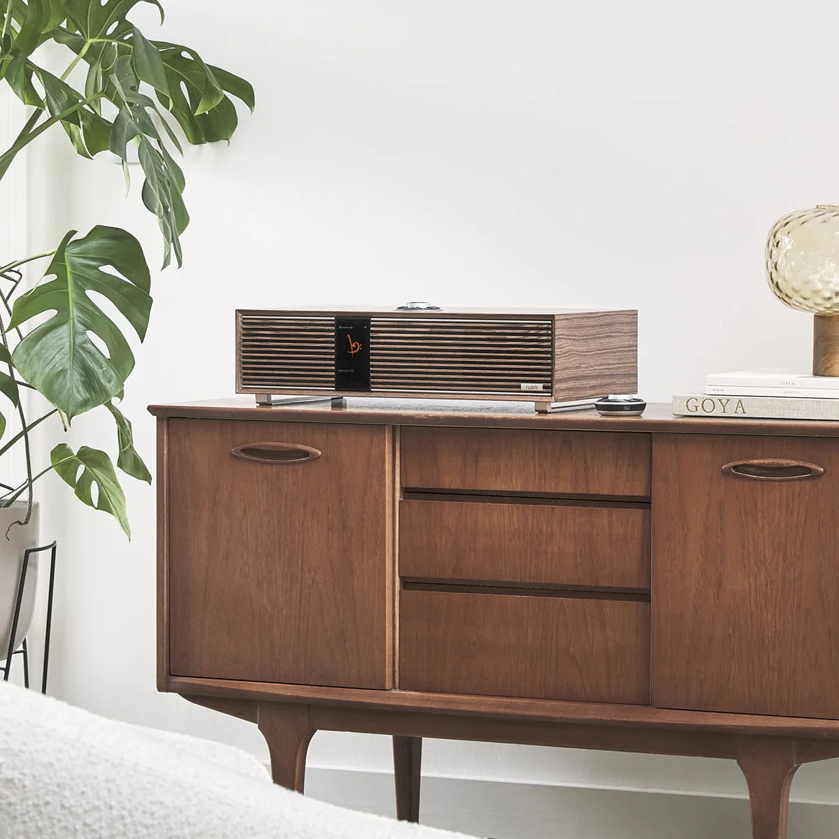 Ruark Audio R410 integroitu musiikkijärjestelmä