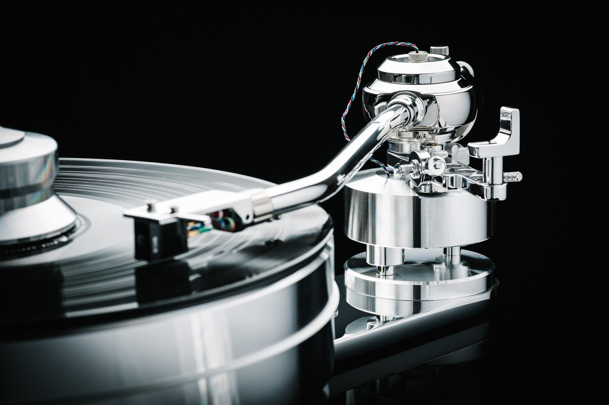 Pro-Ject Signature 12.2 High End Turntable