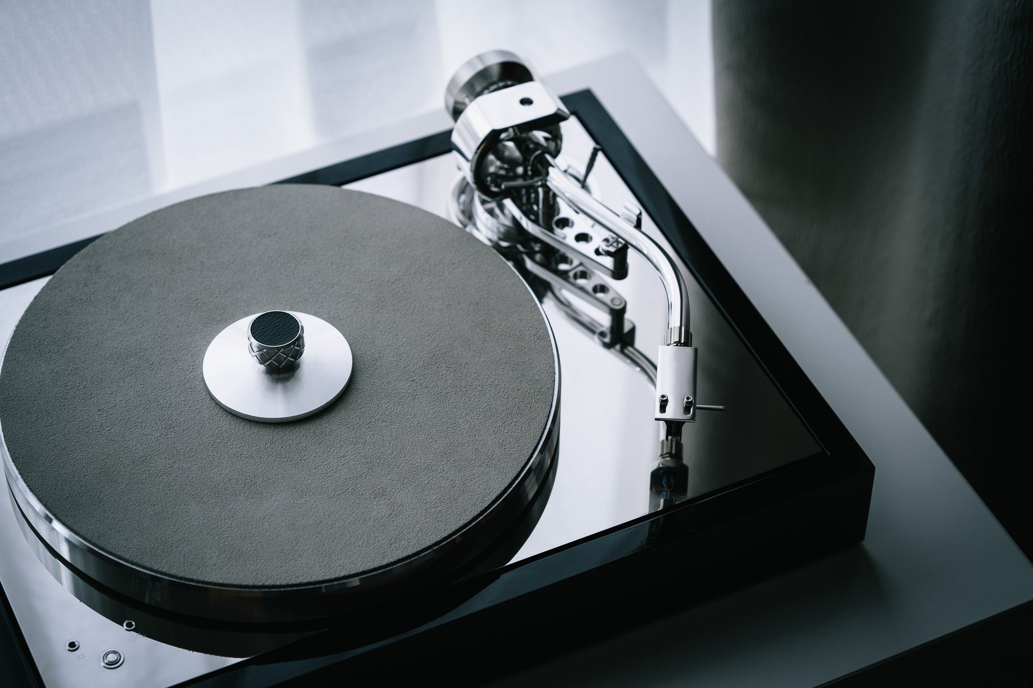 Pro-Ject The Classic Reference turntable, without cartridge