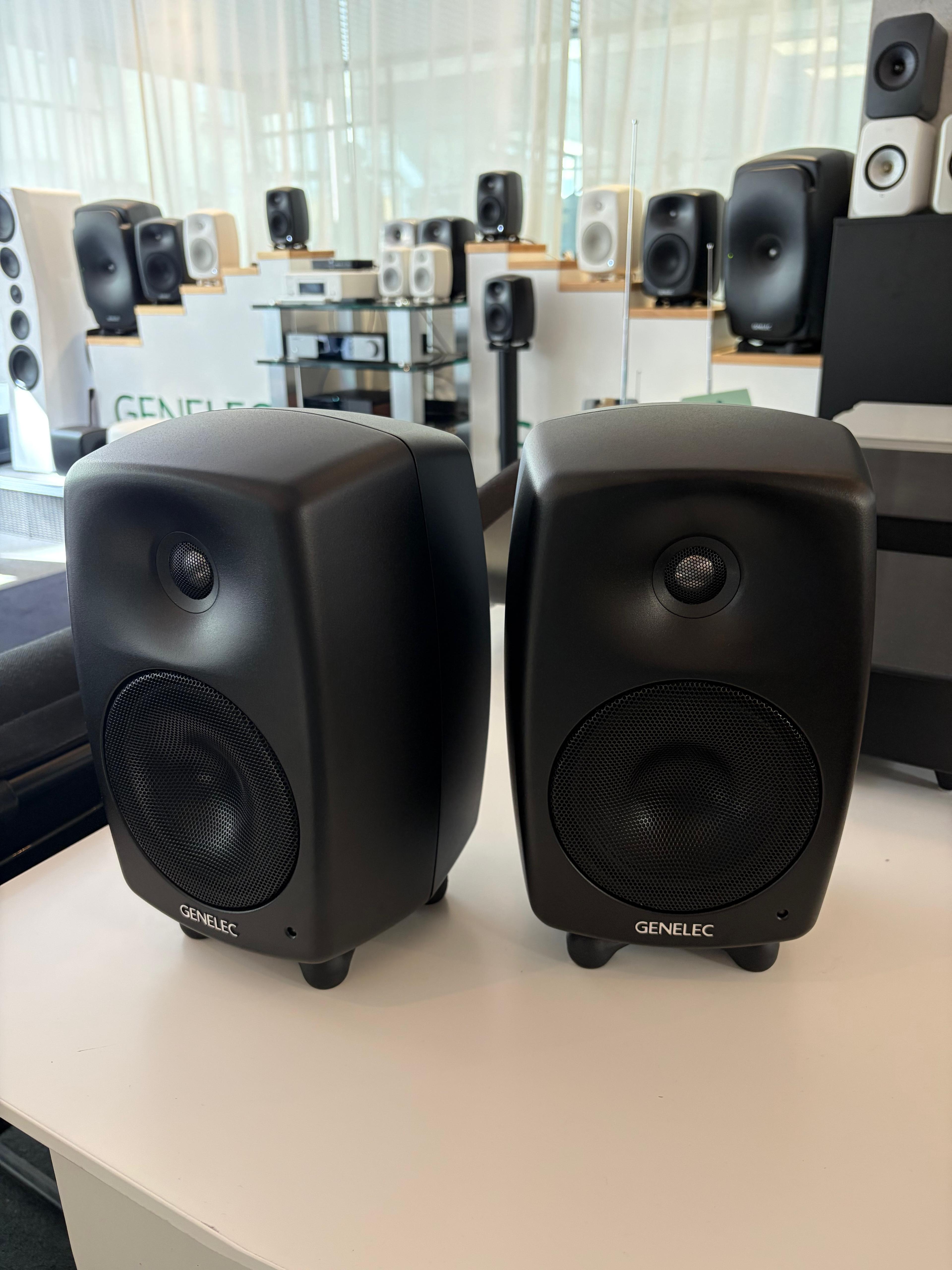 Genelec G Three aktiivikaiutin, musta vaihtokaiutinpari, sijainti Helsinki