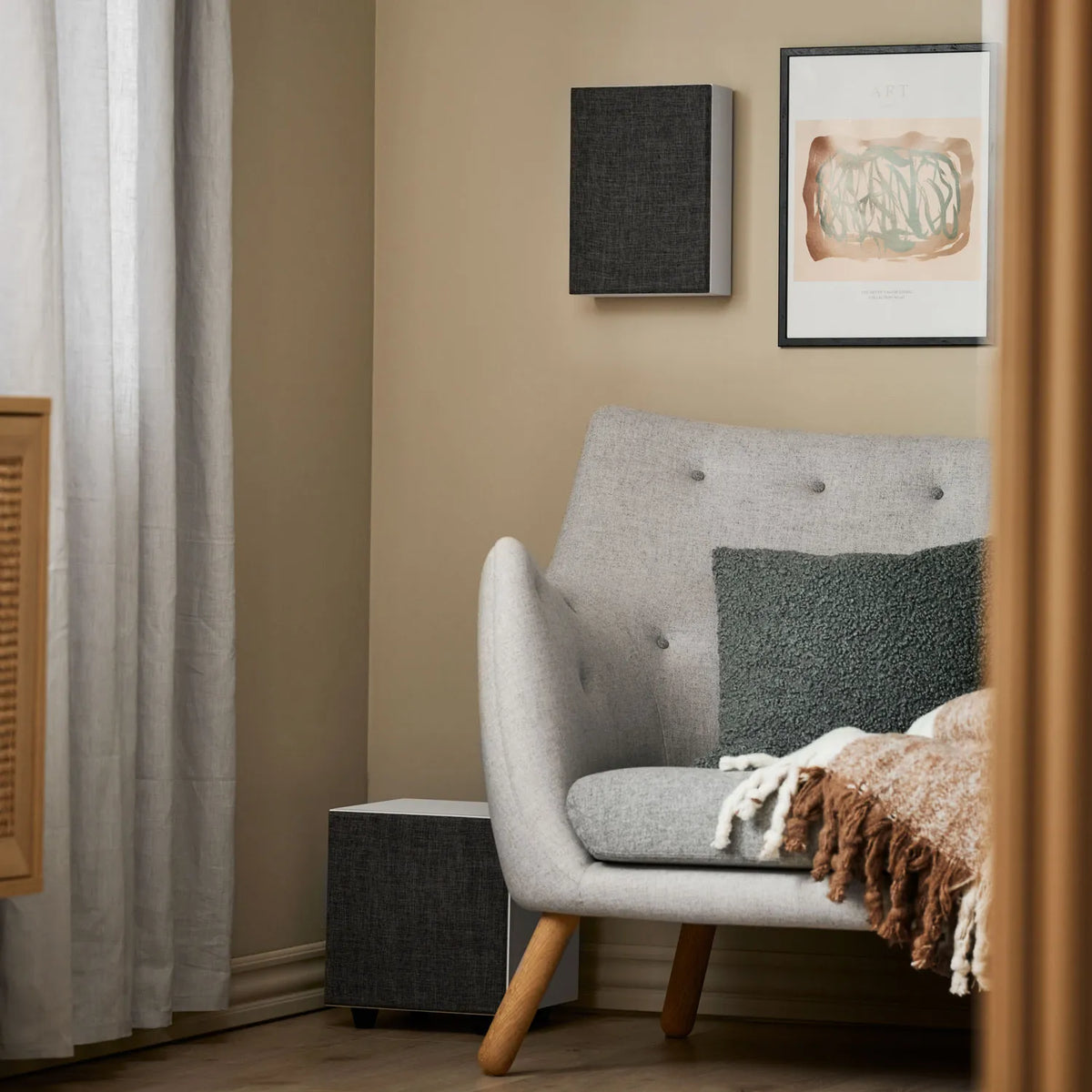 Argon Audio FORUS 4 WALL kaiutinpari Avattu paketti