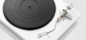 Denon DP - 400 levysoitin - Audiokauppa.fi