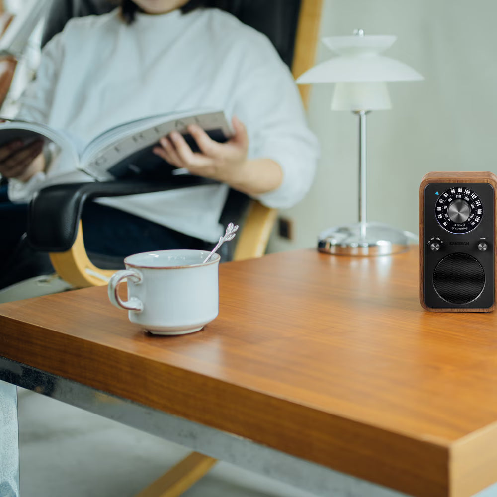 Sangean WR-9 pöytäradio