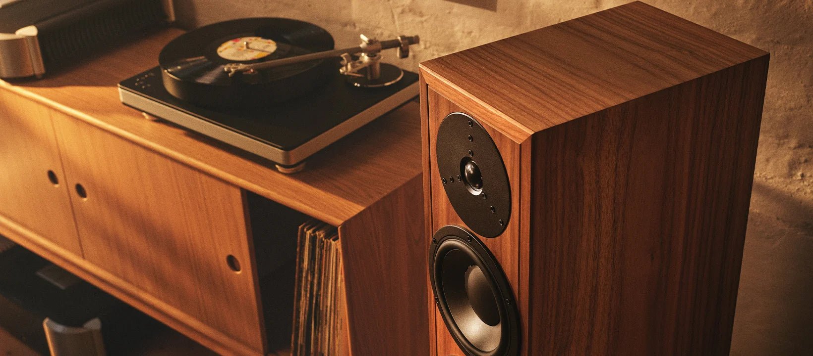 Dynaudio Contour Legacy lattiakaiutinpari - Audiokauppa.fi
