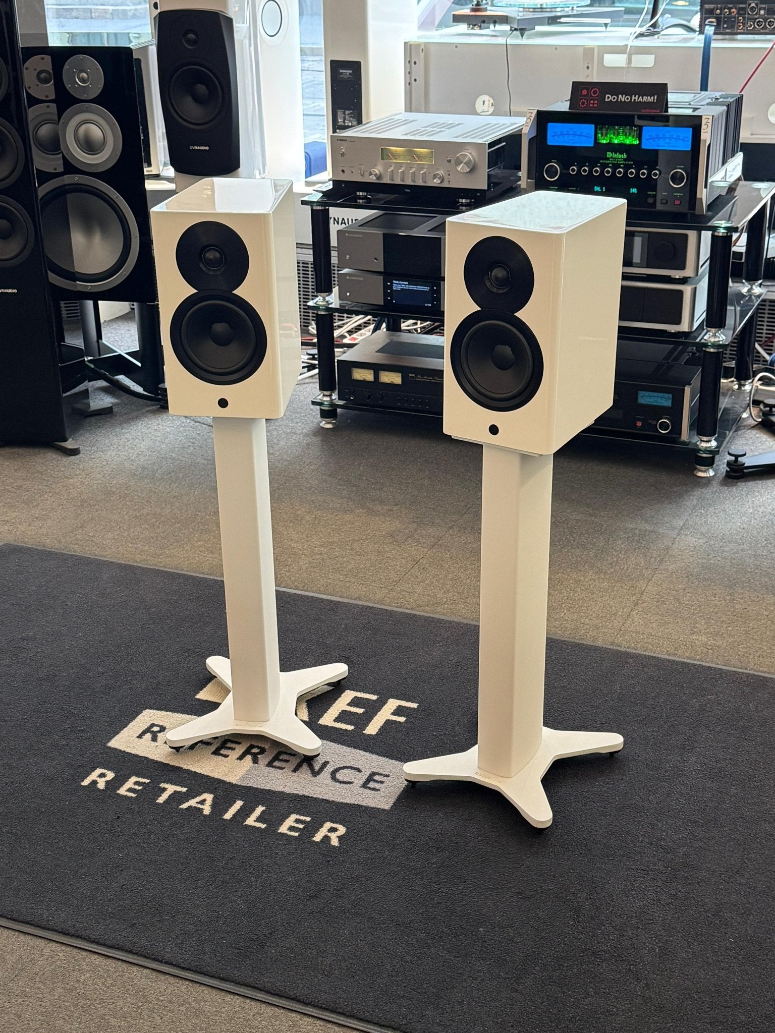 Dynaudio Focus 10 langaton DSP - kaiutinpari ja jalustat, vaihtopari - Audiokauppa.fi