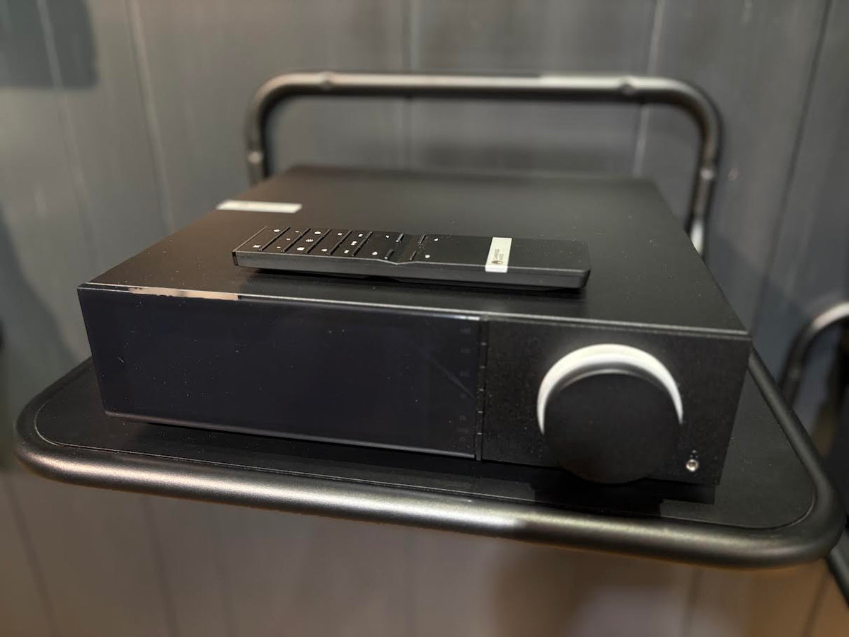 Cambridge Audio Evo 150 -vahvistin, vaihtolaite