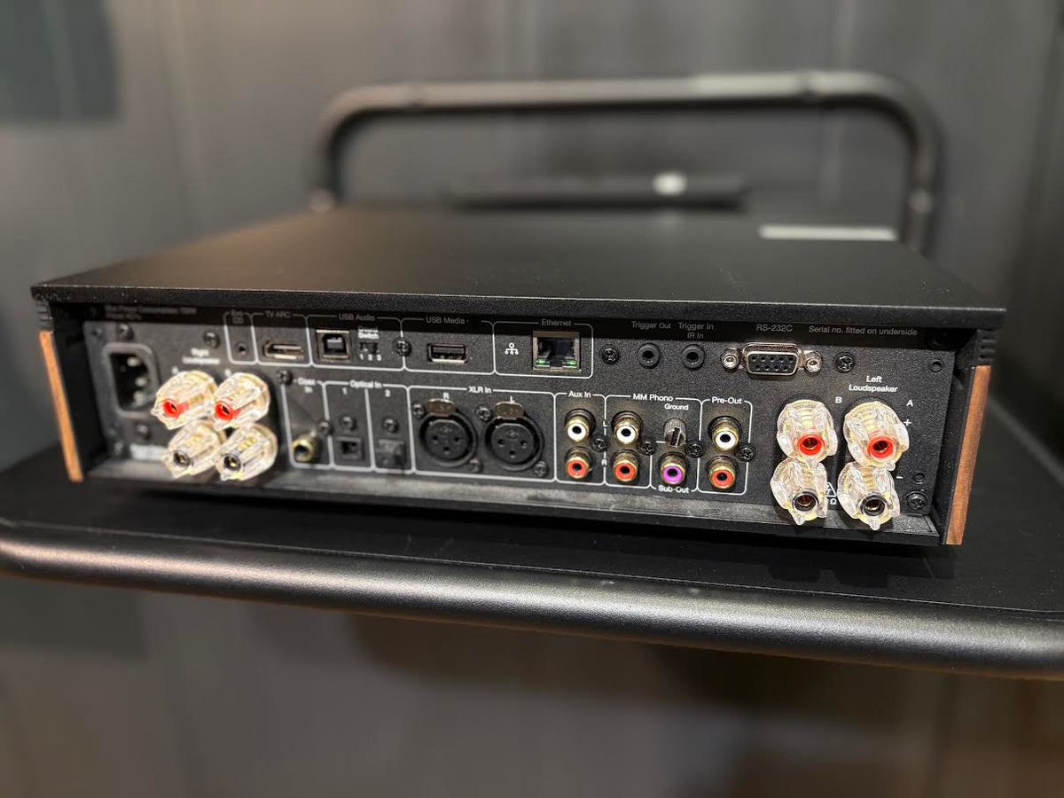 Cambridge Audio Evo 150 -vahvistin, vaihtolaite