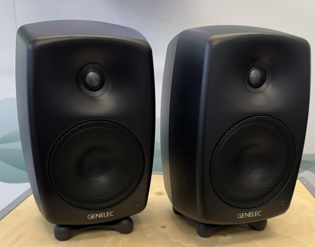 Vaihtolaite Genelec G three pari , Jyväskylä