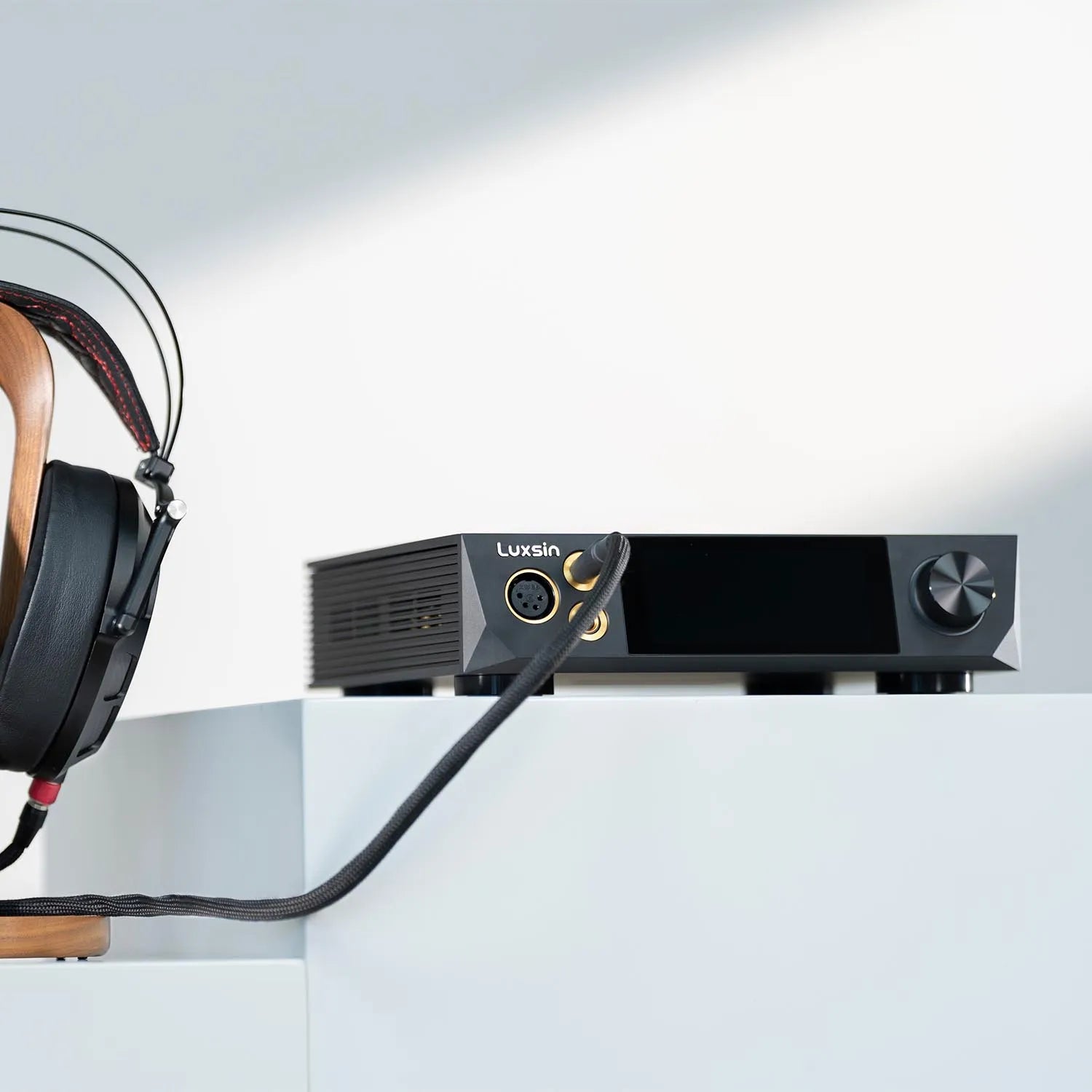 Luxsin X8 kuulokevahvistin / DAC