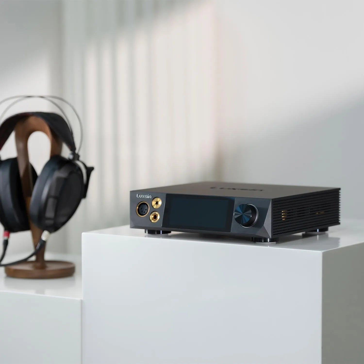 Luxsin X8 kuulokevahvistin / DAC