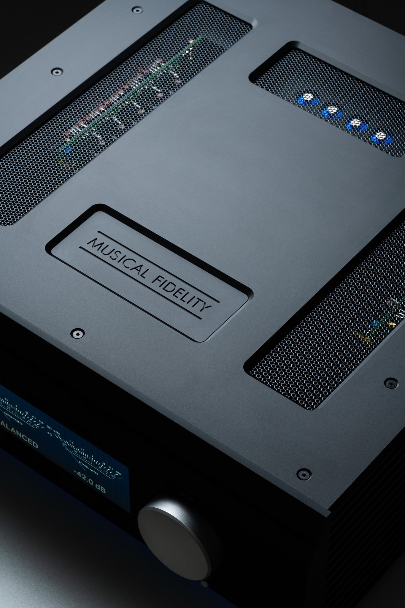 Musical Fidelity Nu - Vista 800.2 vahvistin - Audiokauppa.fi