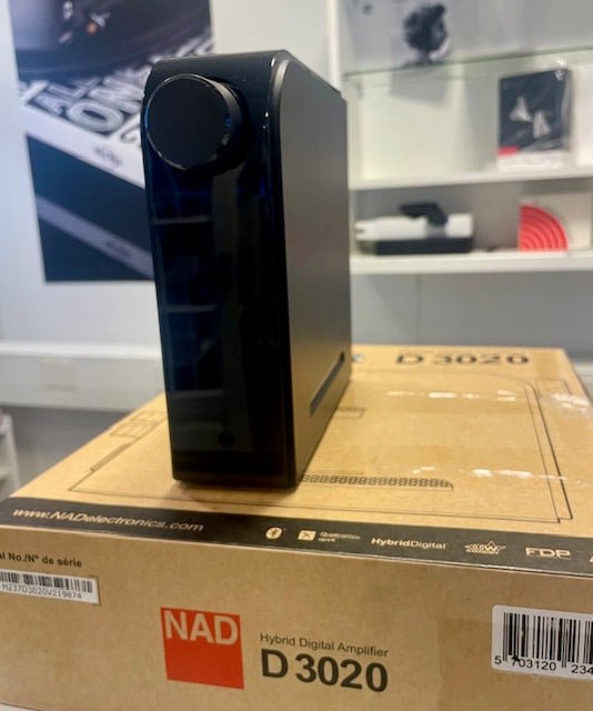 NAD D3020 v2 Hybrid Digital - vahvistin, vaihtolaite, sijainti Hyvinkää - Audiokauppa.fi