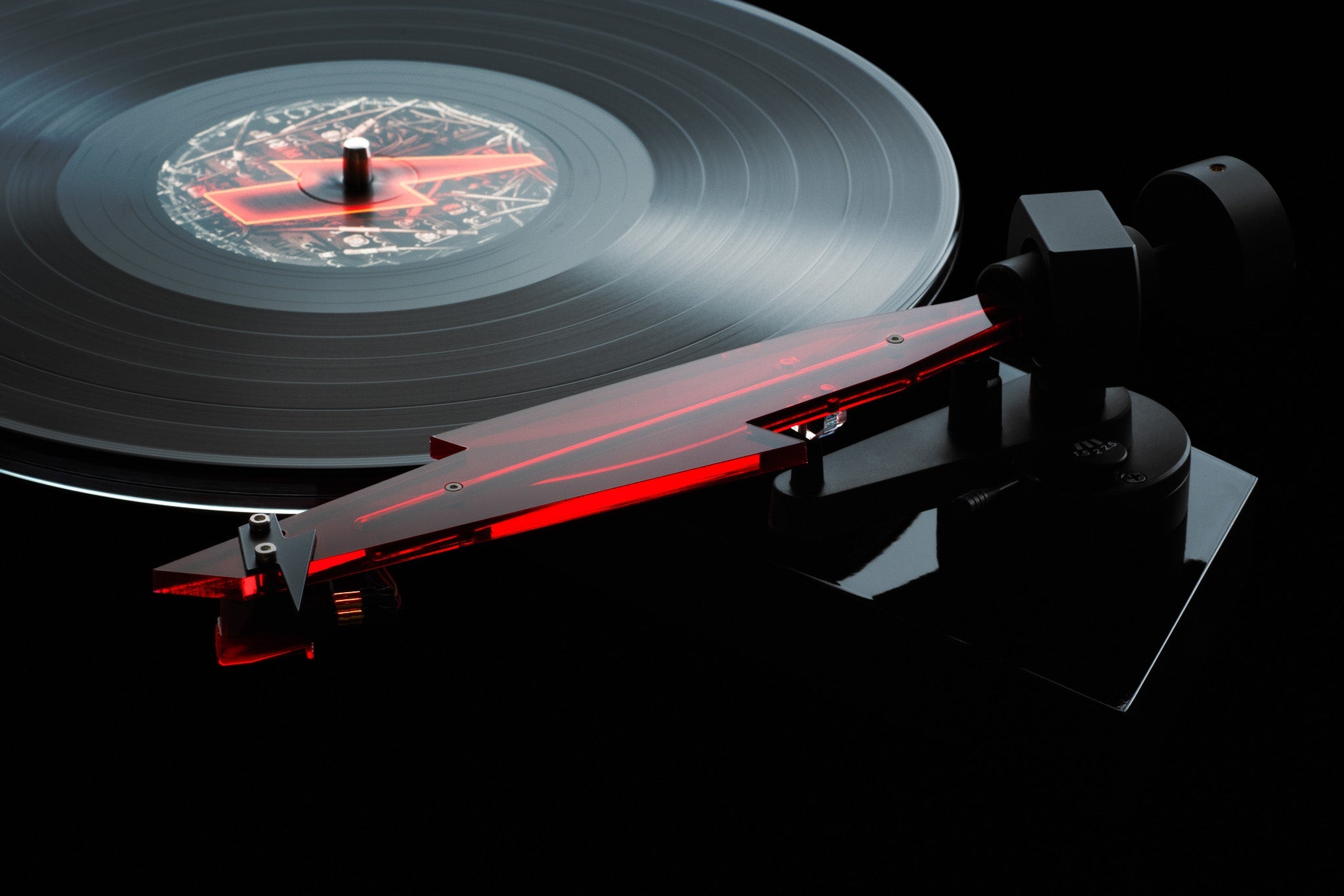 Pro - Ject AC/DC levysoitin Limited Special Edition - Audiokauppa.fi