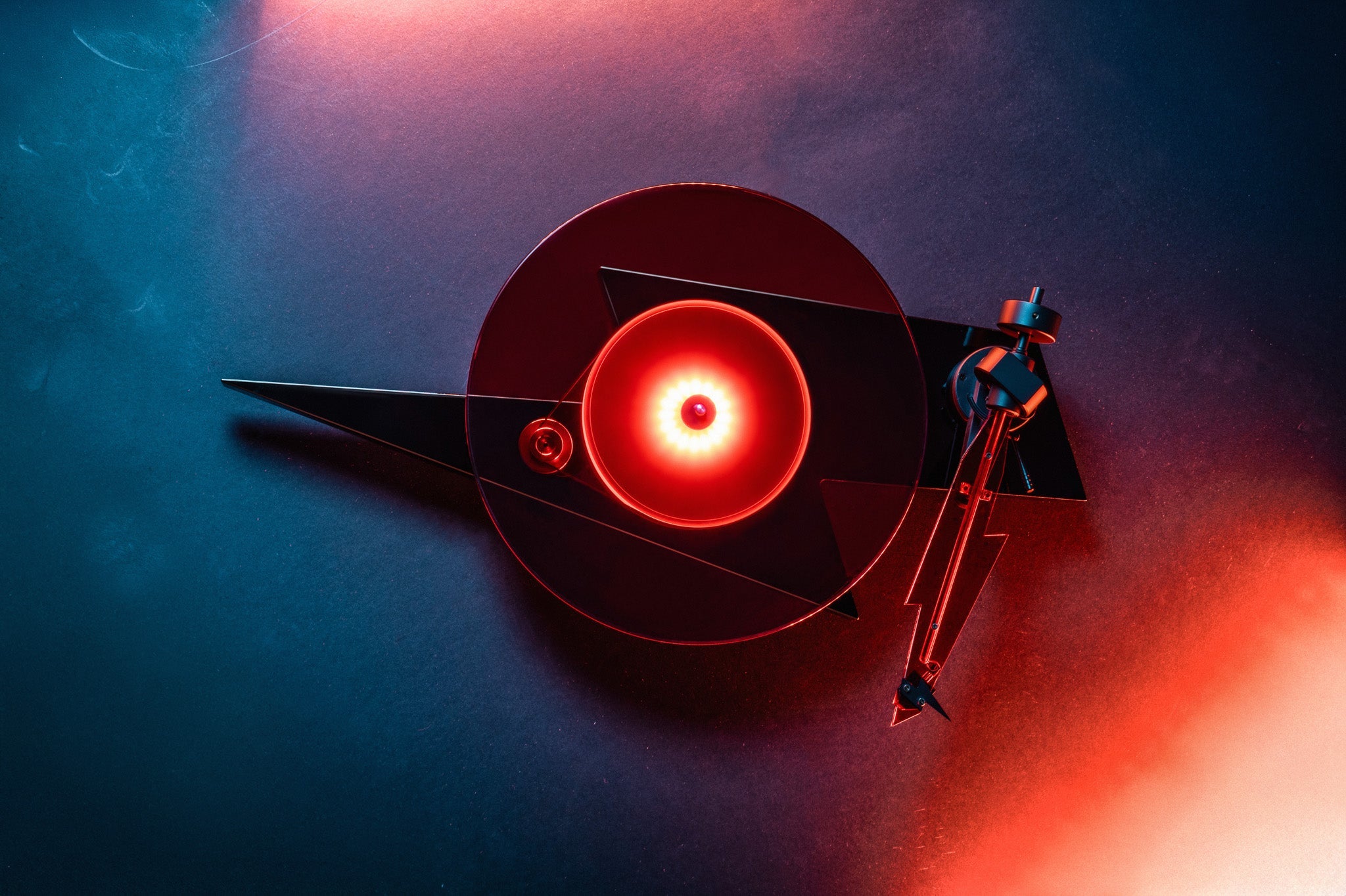 Pro - Ject AC/DC levysoitin Limited Special Edition - Audiokauppa.fi