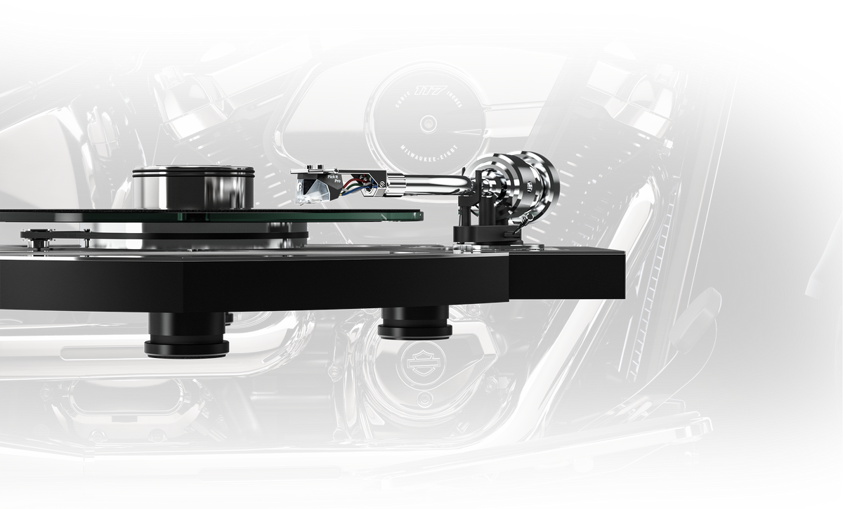 Pro-Ject Harley-Davidson levysoittimen S-äänivarsi ja Pick it PRO -äänirasia