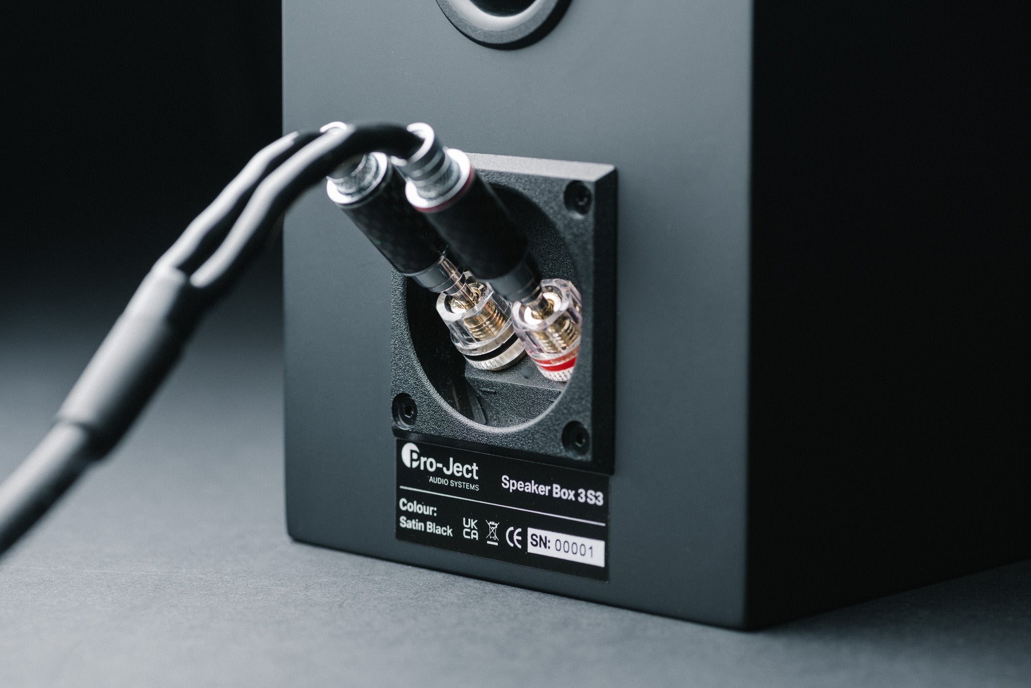 Pro - Ject Speaker Box 3E Carbon kaiutinpari - Audiokauppa.fi