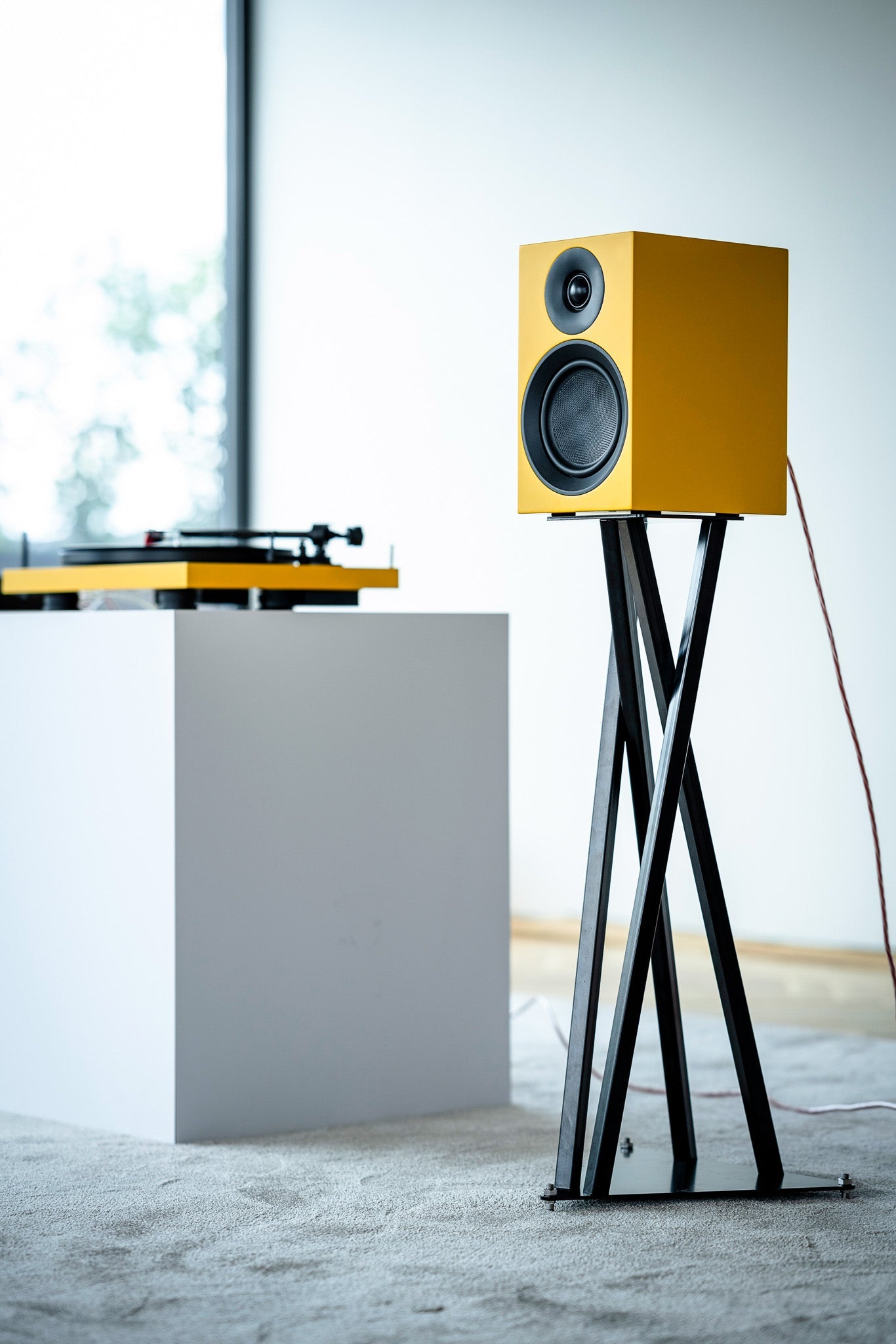 Pro - Ject Speaker Box 5 E Carbon kirjahyllykaiutinpari - Audiokauppa.fi