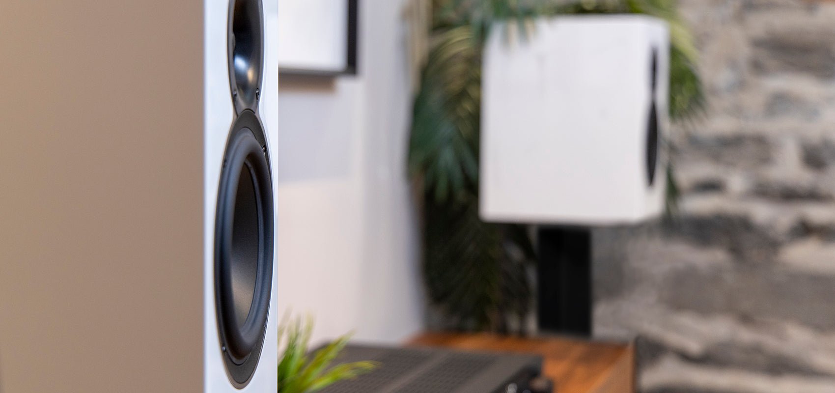 Simaudio MOON Stand 22 jalustakaiutinpari - Audiokauppa.fi