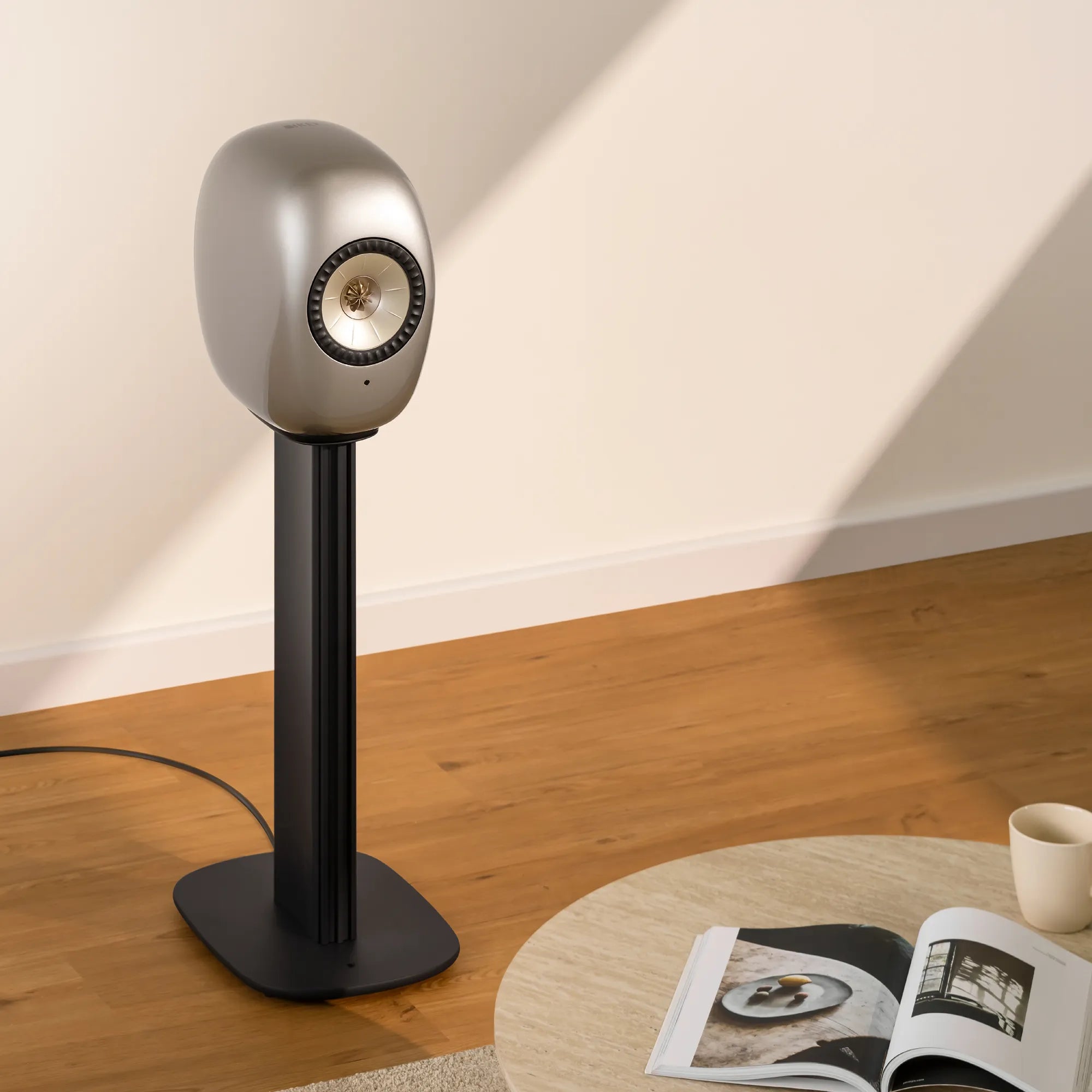 KEF S-LUXE Floor Stand kaiutinjalustapari
