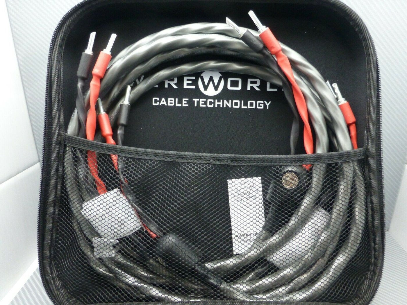 WireWorld Equinox 8 pair of speaker cables
