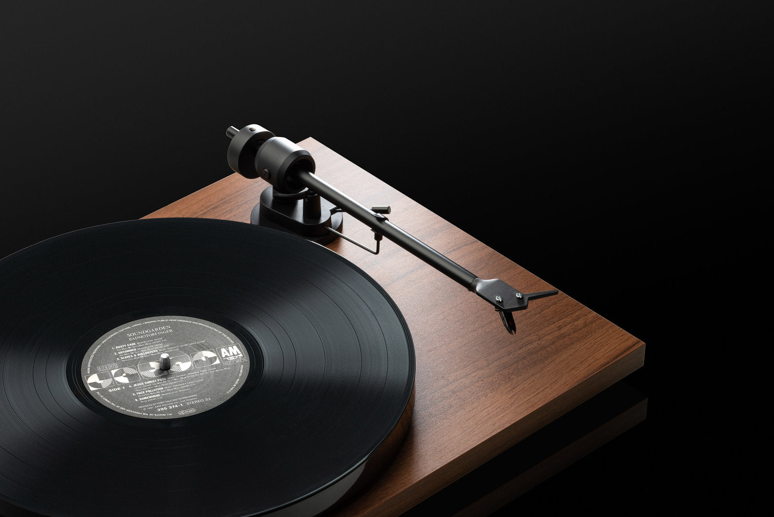 Pro-Ject E1 BT turntable