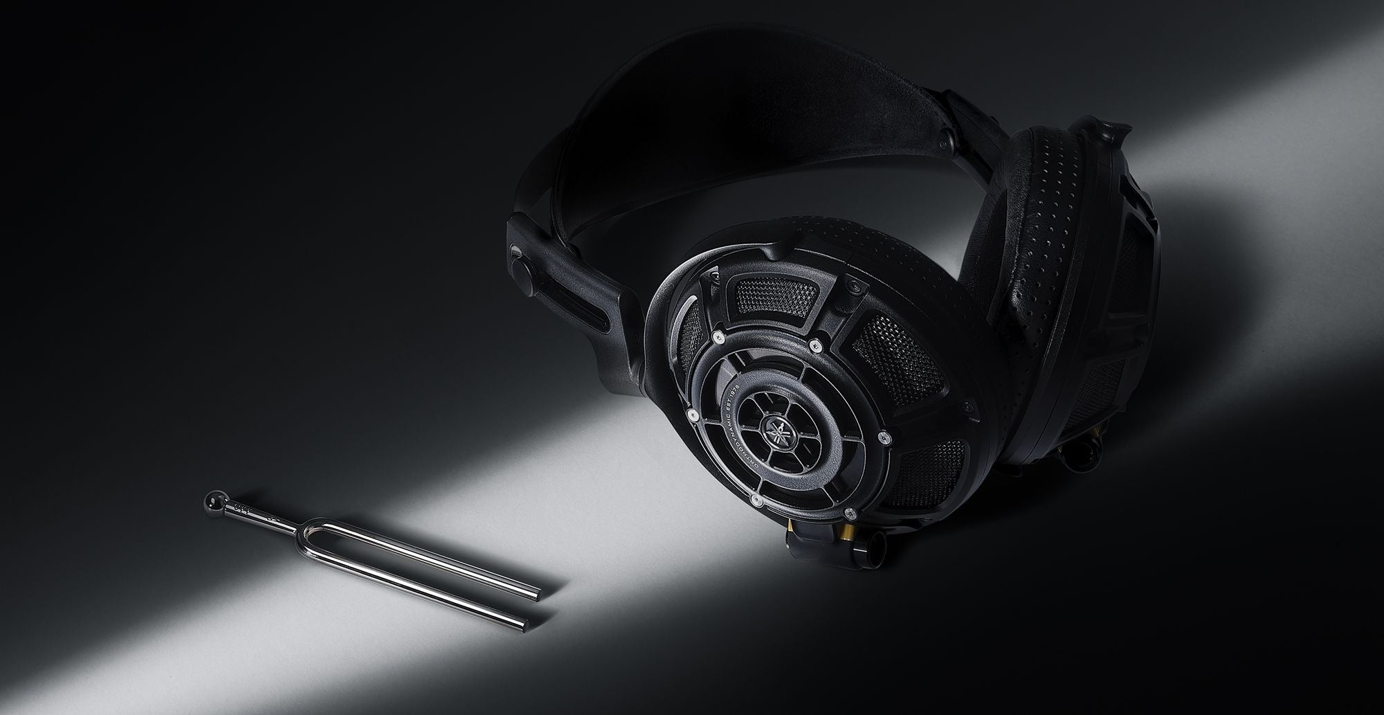 Yamaha YH-5000SE High-End Headphones