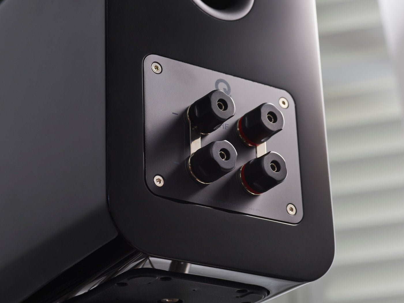 Q Acoustics Concept 30 jalustakaiutinpari - Audiokauppa.fi