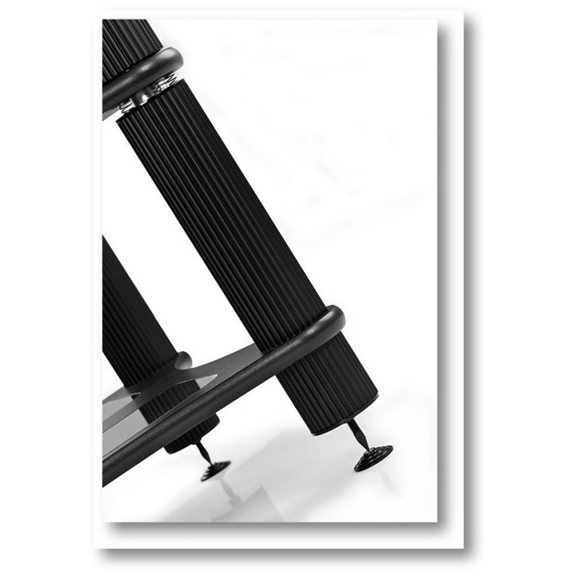 Solidtech Floor Protector piikinsuojat 4kpl - Audiokauppa.fi